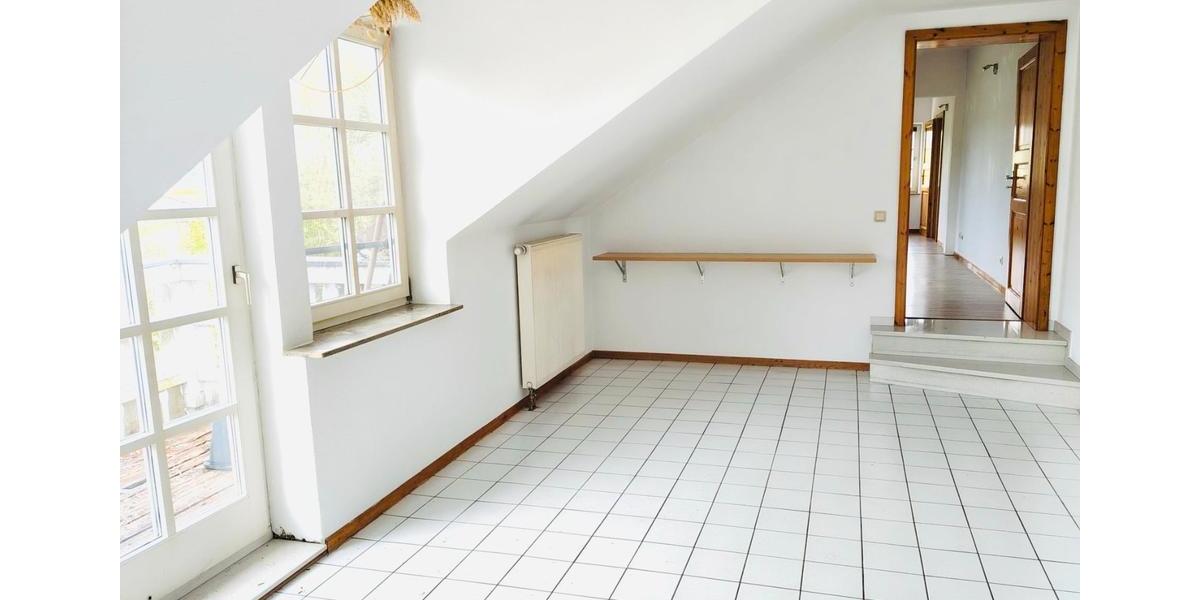 Dachgeschoßwohnung Dautphetal - 4 Zimmer, 110 m&sup2;, 880&euro; | Angebot:26573204