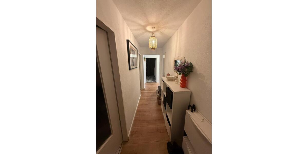 Dachgeschoßwohnung Hamburg Langenhorn - 2.5 Zimmer, 60 m&sup2;, 1.100&euro; | Angebot:26646722