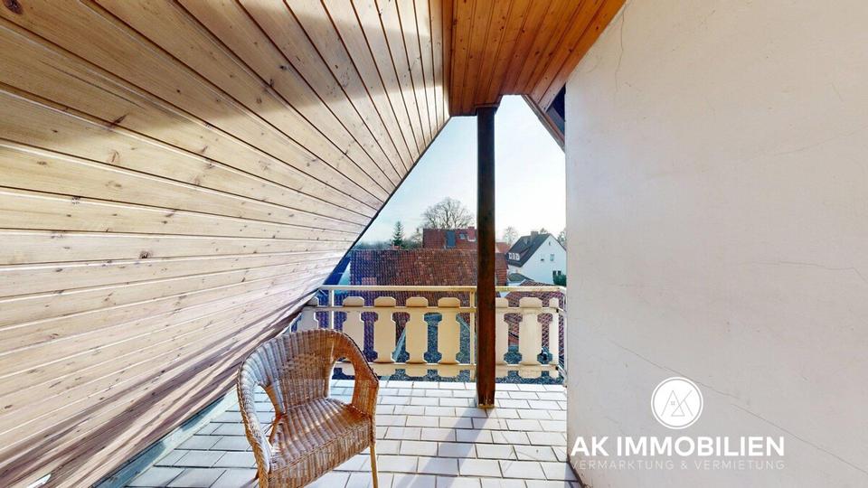 Reserviert - Dachgeschosswohnung mit Balkon in zentraler Innenstadtlage von Hessisch Oldendorf 2 zimmer