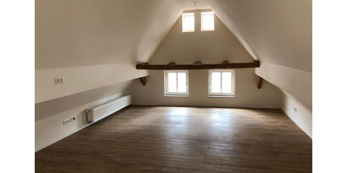 Dachgeschoßwohnung Eislingen (Fils) - 2 Zimmer, 65 m&sup2;, 1.000&euro; | Angebot:24563636