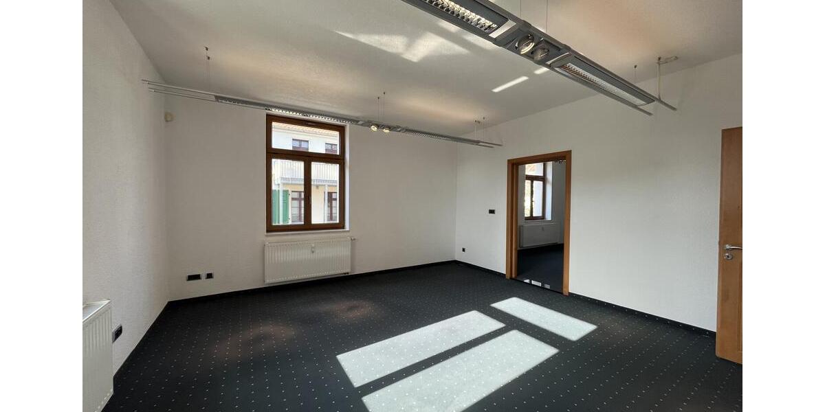 Erdgeschoßwohnung Schönebeck (Elbe) - 4 Zimmer, 135 m&sup2;, 1.350&euro; | Angebot:25900172