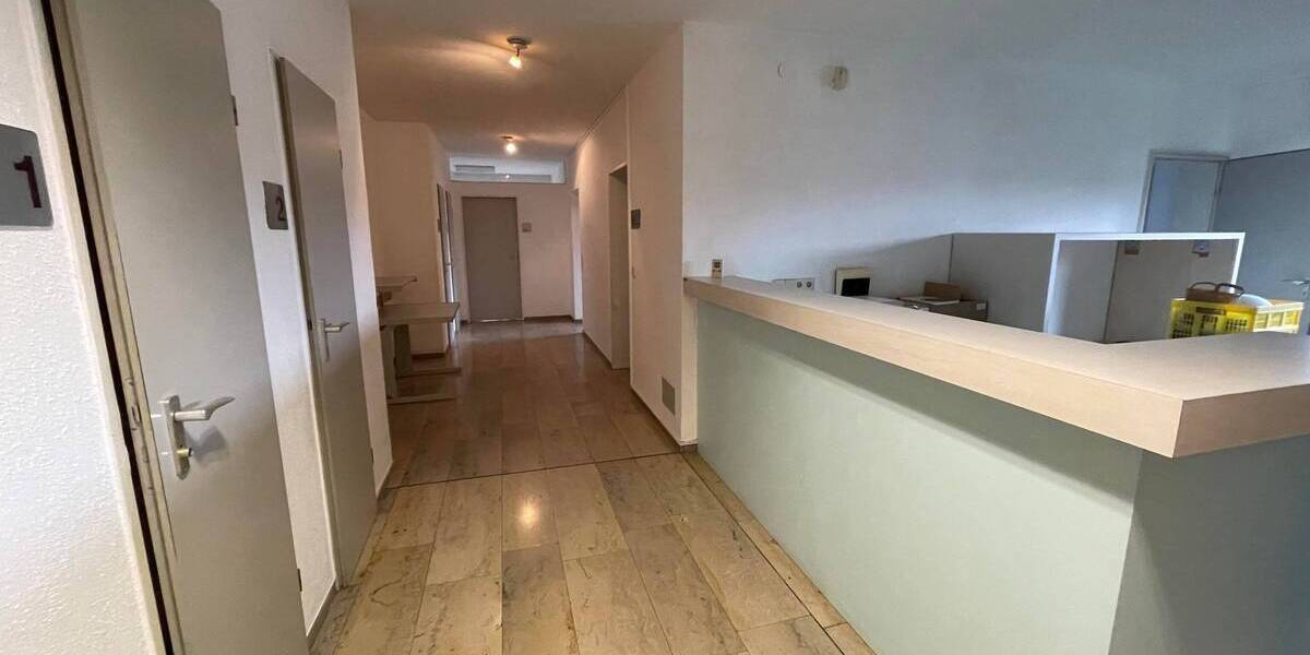 Gewerbeobjekt Achern - 6 Zimmer, 1.600&euro; | Angebot:24114054