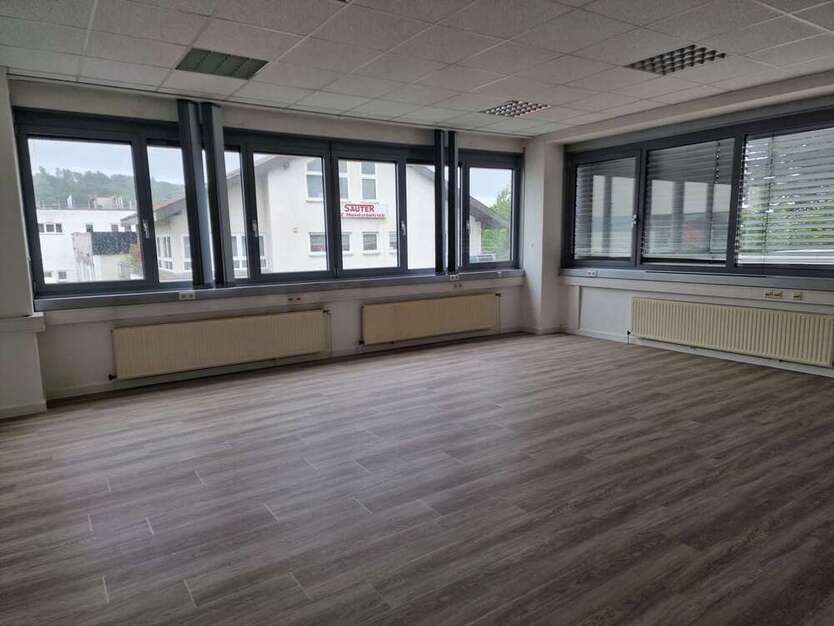 Büro in Winnenden 1.600 € 225 m²