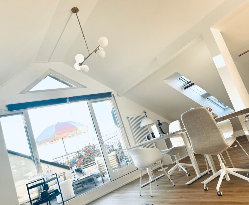 Biete Loft mit Dachterrasse und Pool - All-in-Miete