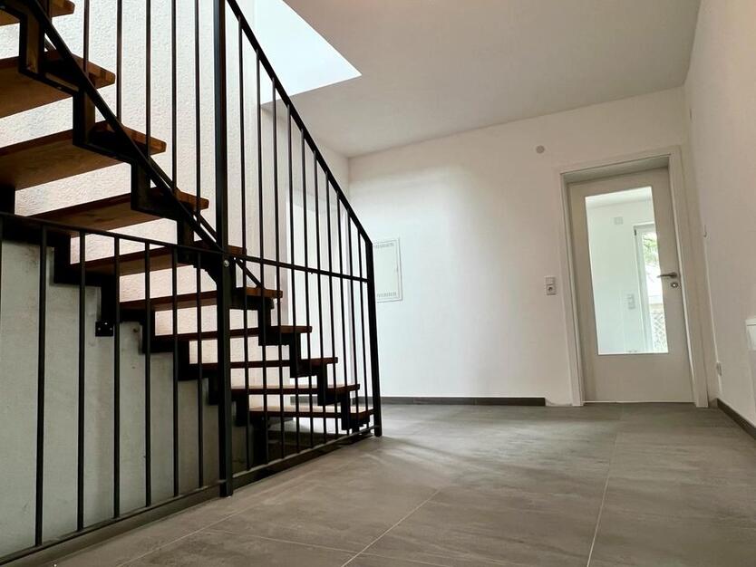 Exklusives Einfamilienhaus - kernsaniert, Garten, Garage & EBK
