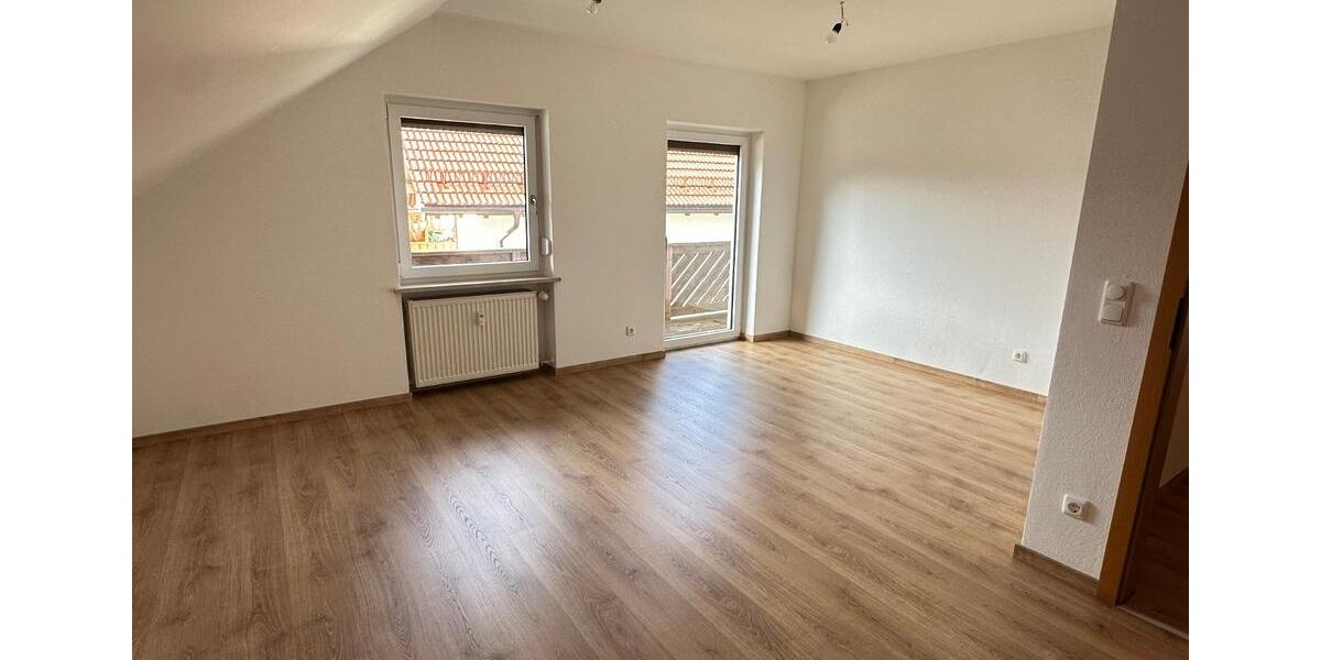 3-Zimmer-Wohnung mit Balkon, Erstbezug nach Sanierung 3 zimmer