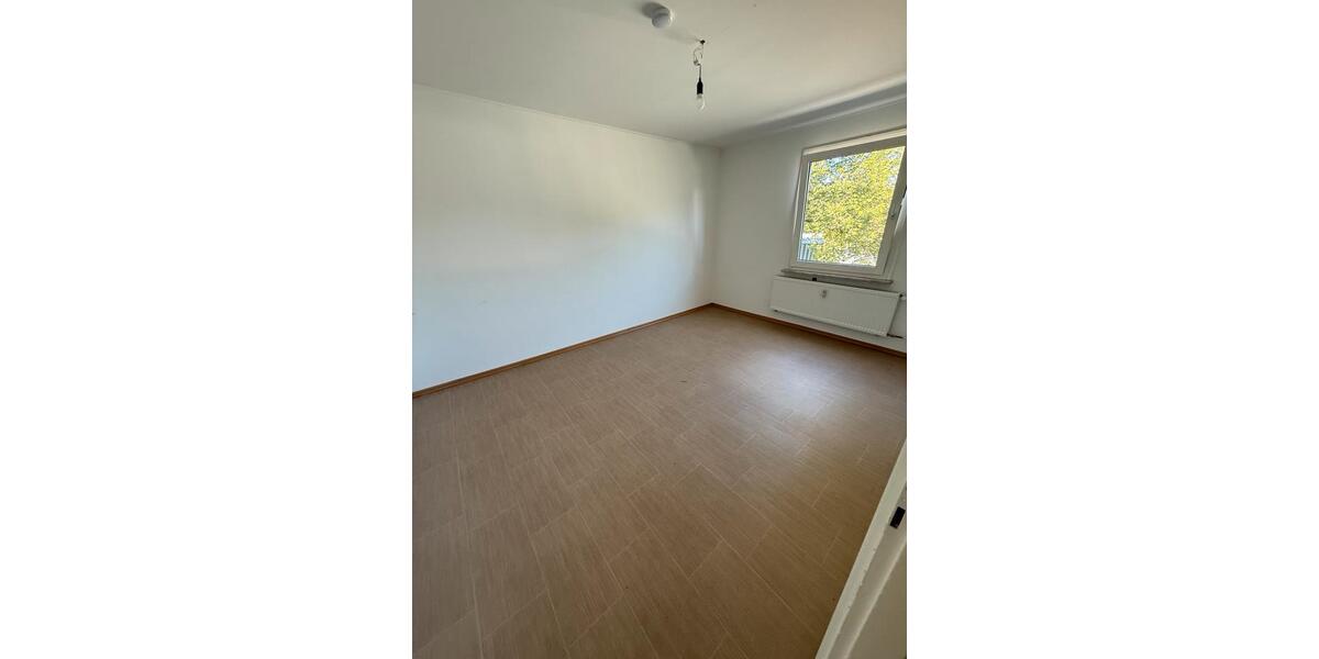 4 Zimmer Wohnung in Stadt Hof ( Studentenberg ) zu vermieten…. 4 zimmer