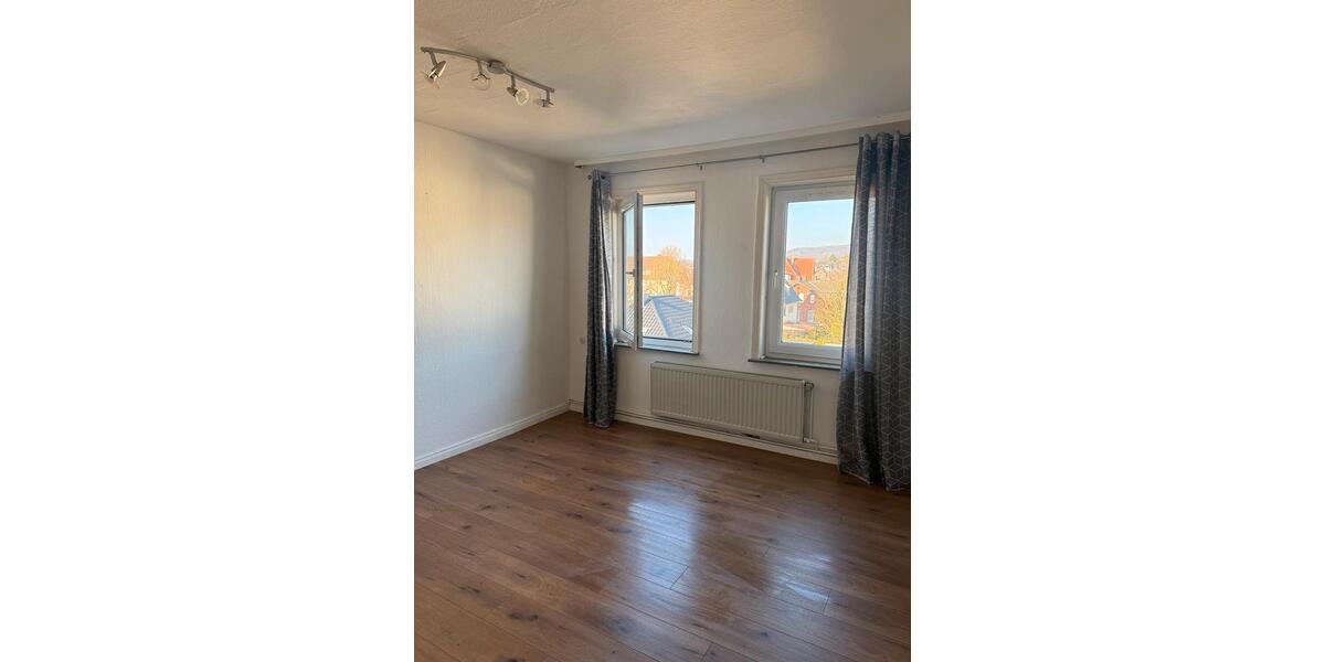 Dachgeschoßwohnung Stadtoldendorf - 1 Zimmer, 70 m&sup2;, 585&euro; | Angebot:25420083