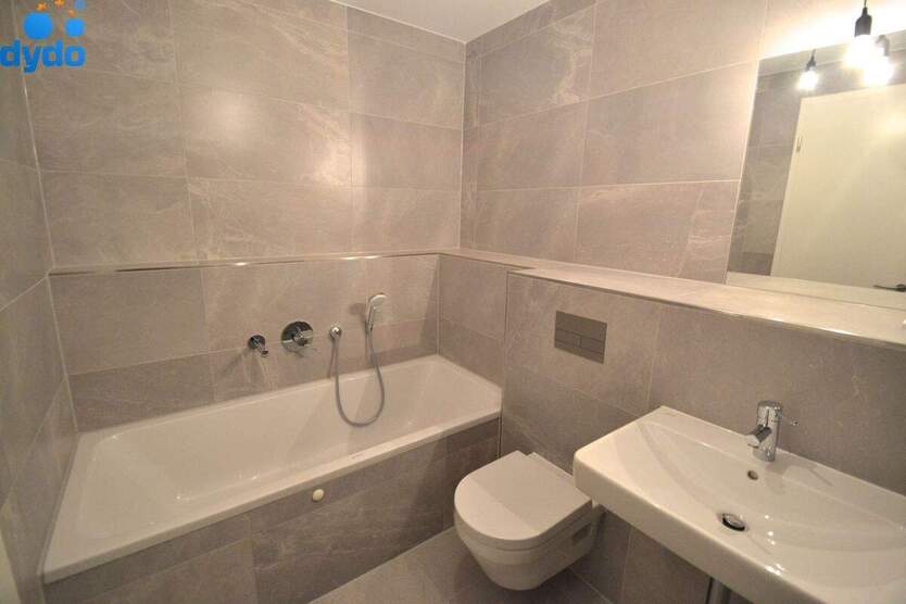 Wohnen in bester Lage - diese Zwei-Zimmerwohnung erwartet Sie samt Einbauküche und Balkon 2 zimmer