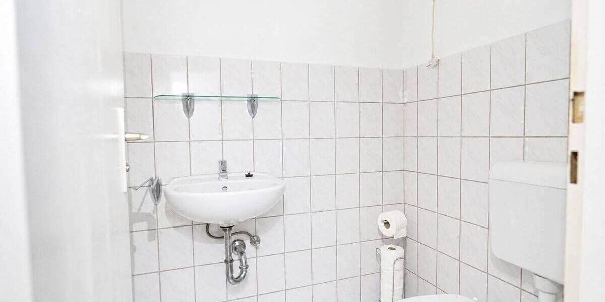 Etagenwohnung Krefeld Bockum - 3 Zimmer, 107 m&sup2;, 990&euro; | Angebot:26740807