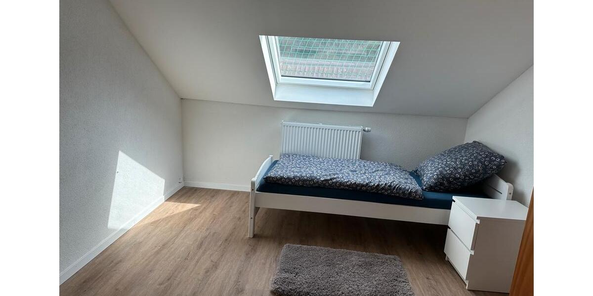 Wohnen auf Zeit Gladenbach - 9 Zimmer, 200 m&sup2;, 18&euro; | Angebot:24245225