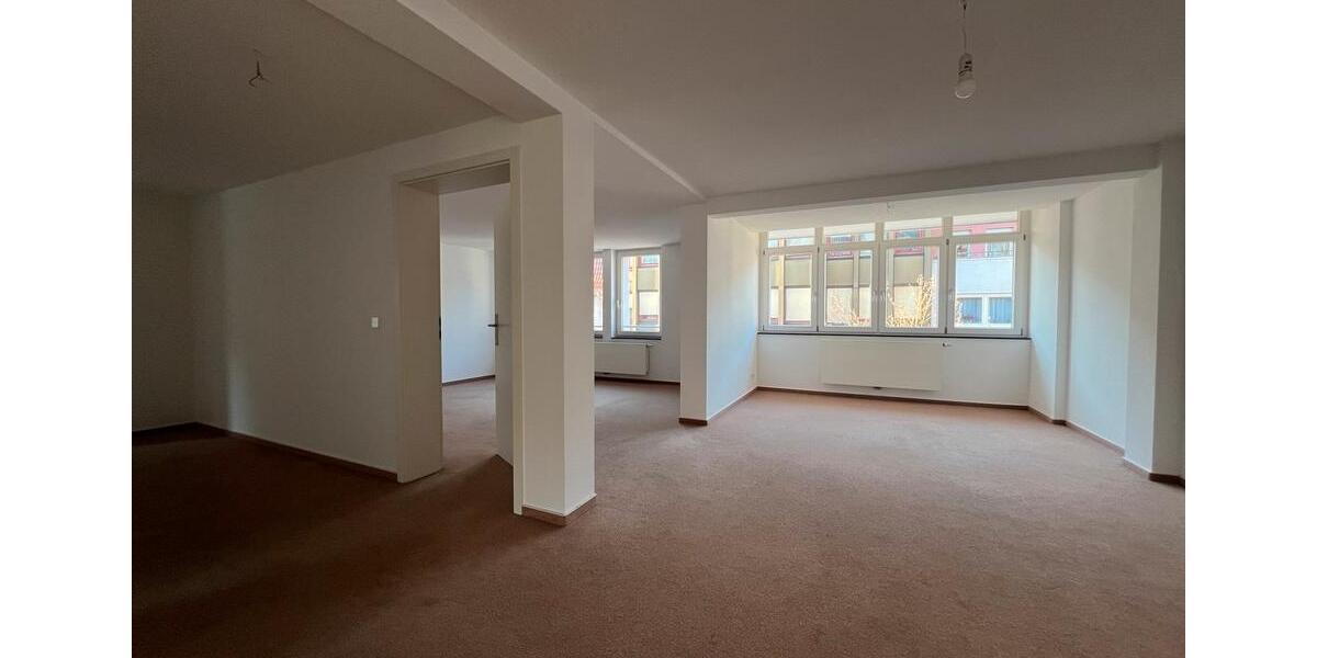 Helle, renovierte 3-Zimmerwohnung mit Balkon in zentraler Lage 3 zimmer