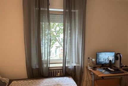 WG-Zimmer zu vermieten. 3 Zimmer Wohnung + Küche und Bad. 3 zimmer