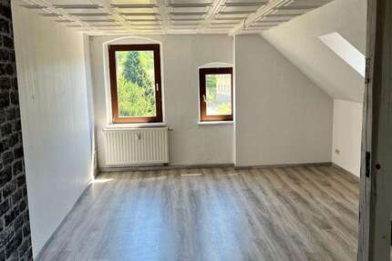 Wohnung zum Mieten in Sachsen - Lunzenau 300 € 71 m² 3 zimmer