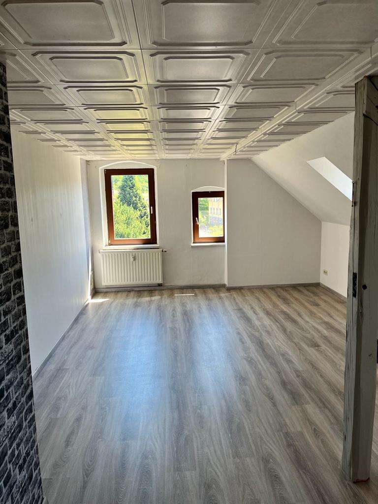 Wohnung zum Mieten in Sachsen - Lunzenau 300 € 71 m² 3 zimmer