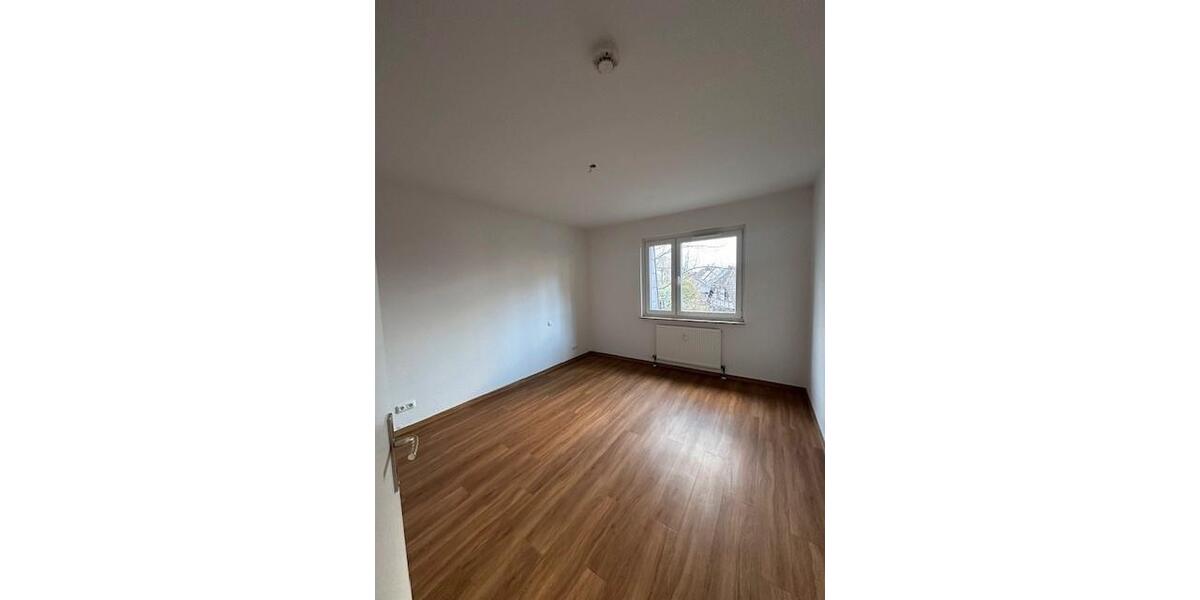 Etagenwohnung Bad Homburg vor der Höhe Gonzenheim - 4 Zimmer, 83 m&sup2;, 883&euro; | Angebot:26427017