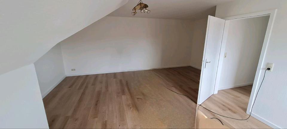 Dachgeschoßwohnung Heikendorf - 2 Zimmer, 42 m&sup2;, 730&euro; | Angebot:26688699
