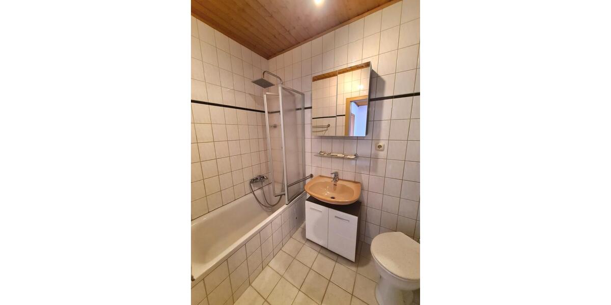 Etagenwohnung Hof Altstadt - 3 Zimmer, 92 m&sup2;, 598&euro; | Angebot:26633294