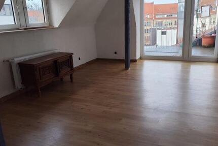 Wohnung Saarbrücken - 3 Zimmer, 90 m&sup2;, 850&euro; | Angebot:24745389