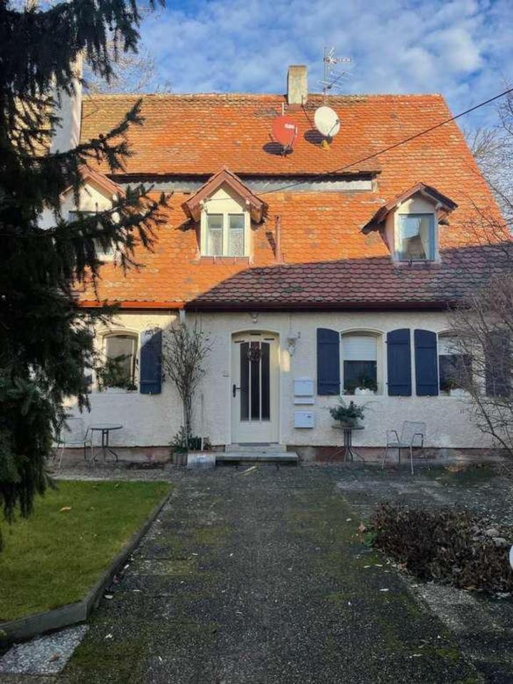 4 Zimmer Altbau Wohnung ca. 95qm zimmer