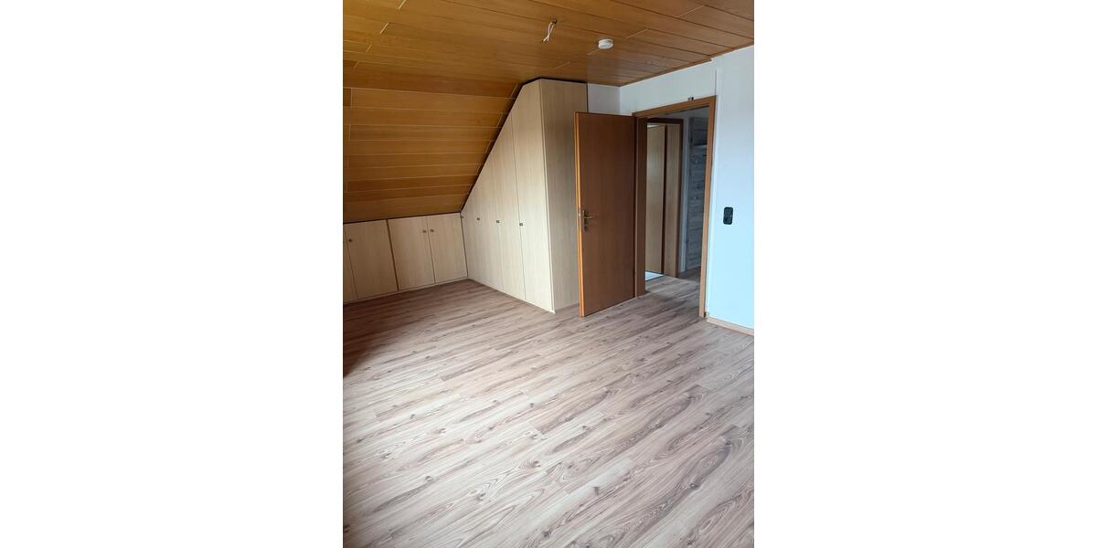 Dachgeschoßwohnung Mörfelden-Walldorf Walldorf - 2 Zimmer, 67 m&sup2;, 850&euro; | Angebot:23874442