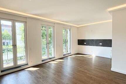 Genial! + Lift + Parkett + Fußbodenheizung + Wanne & Dusche + Balkon + LED-Licht + Stellplatz 3 zimmer