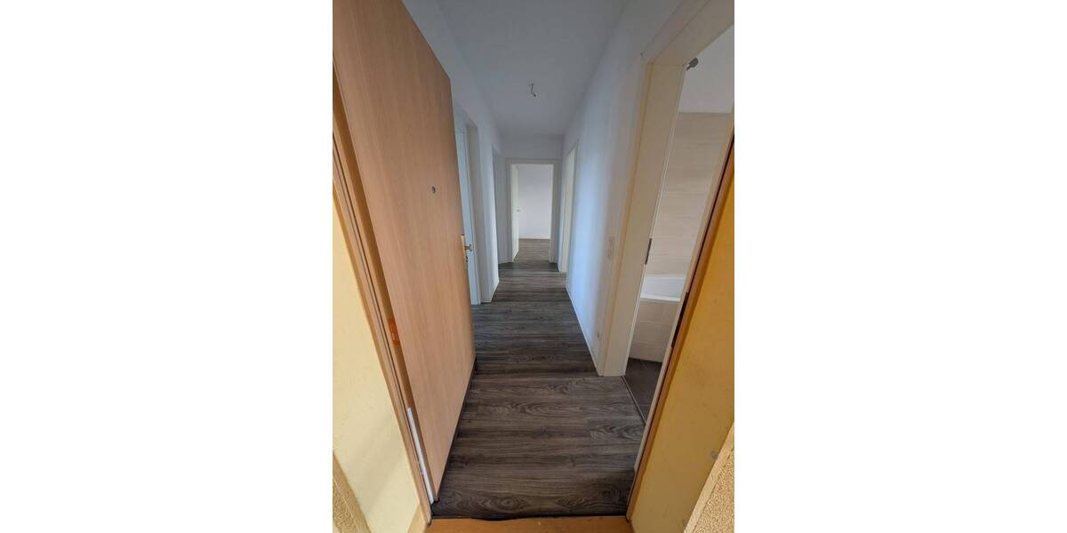 Etagenwohnung Schkeuditz Altscherbitz - 4 Zimmer, 82 m&sup2;, 740&euro; | Angebot:25727321