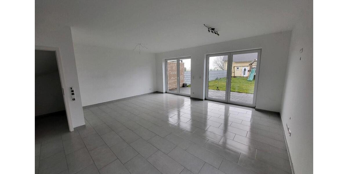 Doppelhaushälfte Neuenkirchen - 4 Zimmer, 121 m&sup2;, 1.000&euro; | Angebot:25181983