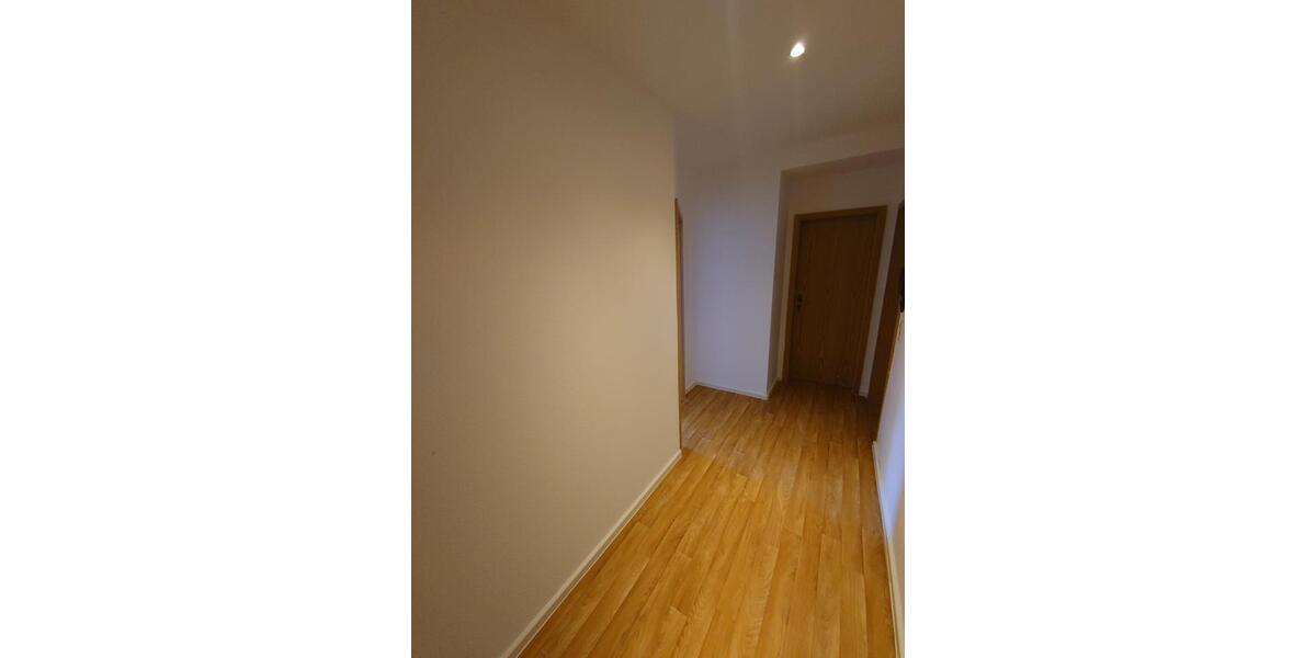 Erdgeschoßwohnung Hohenstein-Ernstthal Ernstthal - 2.5 Zimmer, 62 m&sup2;, 301&euro; | Angebot:24680888