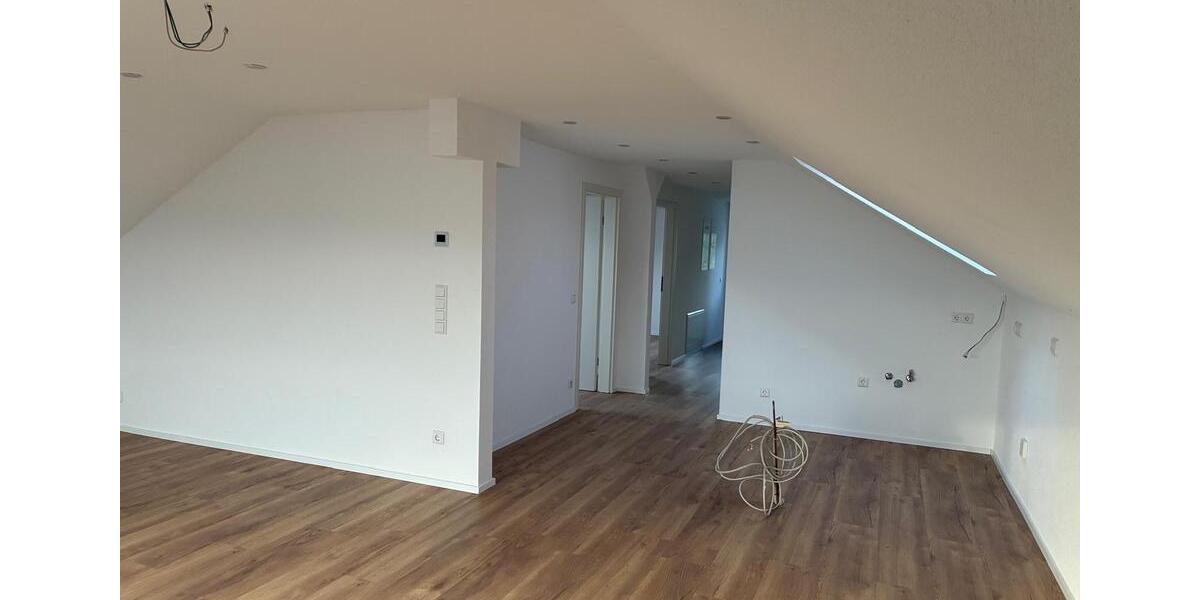 Dachgeschoßwohnung Lörrach Brombach - 3 Zimmer, 74 m&sup2;, 1.380&euro; | Angebot:26007782