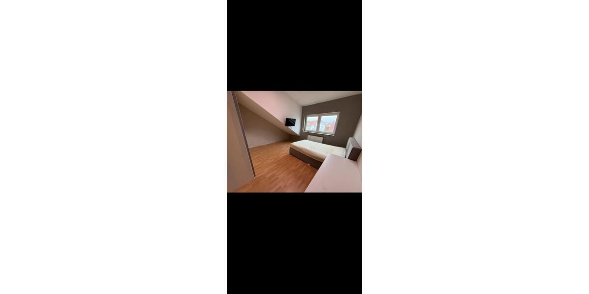 Dachgeschoßwohnung Mühlacker - 2 Zimmer, 67 m&sup2;, 720&euro; | Angebot:24638415
