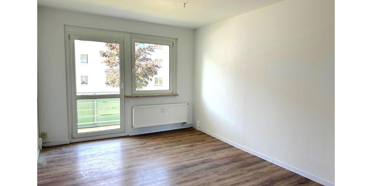 Etagenwohnung Hainichen - 3 Zimmer, 62 m&sup2;, 303&euro; | Angebot:25835507