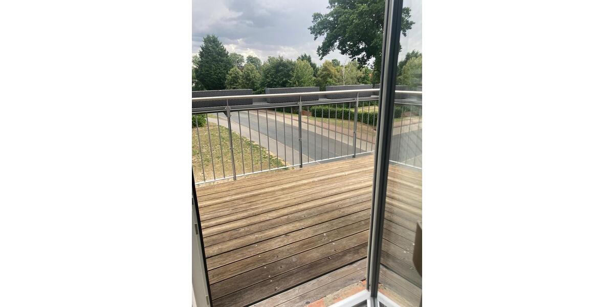 Dachgeschosswohnung mit Klima Balkon EBK Neuzustand Unikat 2 zimmer