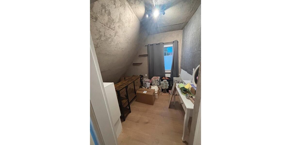 Dachgeschoßwohnung Oldenburg Eversten - 4 Zimmer, 70 m&sup2;, 900&euro; | Angebot:24583045