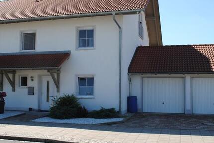 Haus Tüßling - 7 Zimmer, 160 m&sup2;, 1.220&euro; | Angebot:25300775