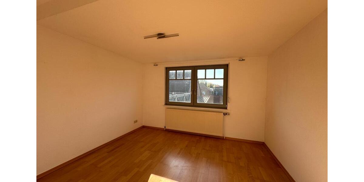 Dachgeschoßwohnung Jever - 3 Zimmer, 63 m&sup2;, 520&euro; | Angebot:26368157