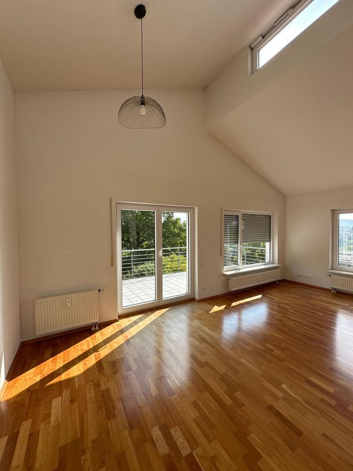 Charmantes 4-Zimmer-Dachgeschoss-Apartment mit traumhaftem Ausblick in Waiblingen zimmer