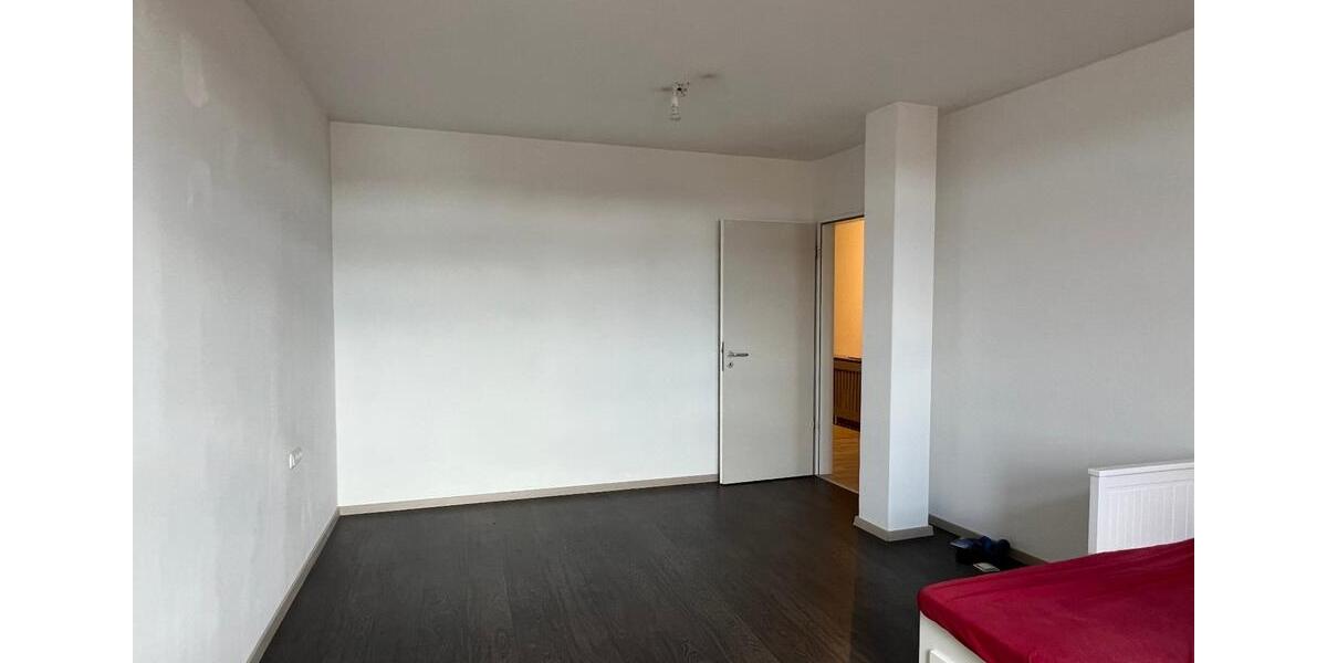 Etagenwohnung Tirschenreuth - 3 Zimmer, 130 m&sup2;, 910&euro; | Angebot:26056577