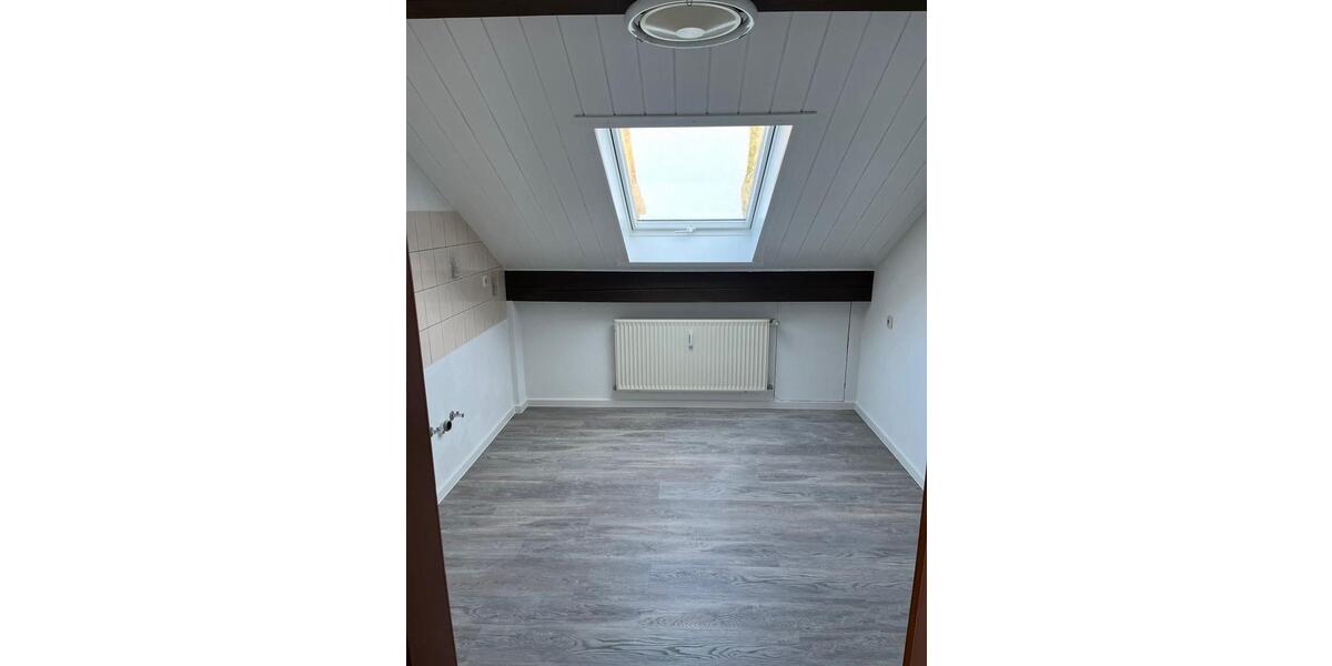 Dachgeschoßwohnung Neunkirchen Heinitz - 3 Zimmer, 80 m&sup2;, 680&euro; | Angebot:26481387