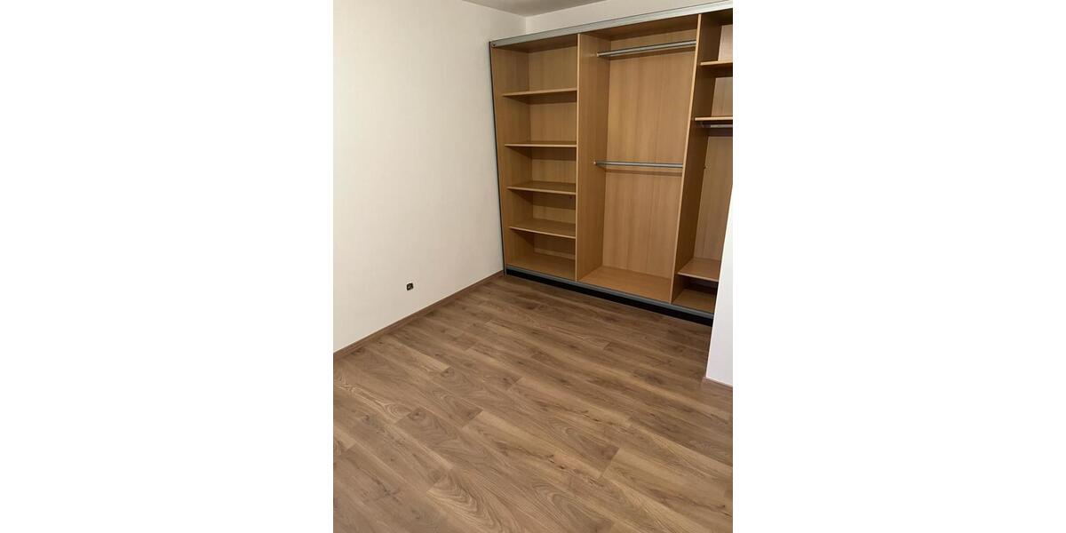 Etagenwohnung Poppenhausen - 3 Zimmer, 75 m&sup2;, 750&euro; | Angebot:26615845
