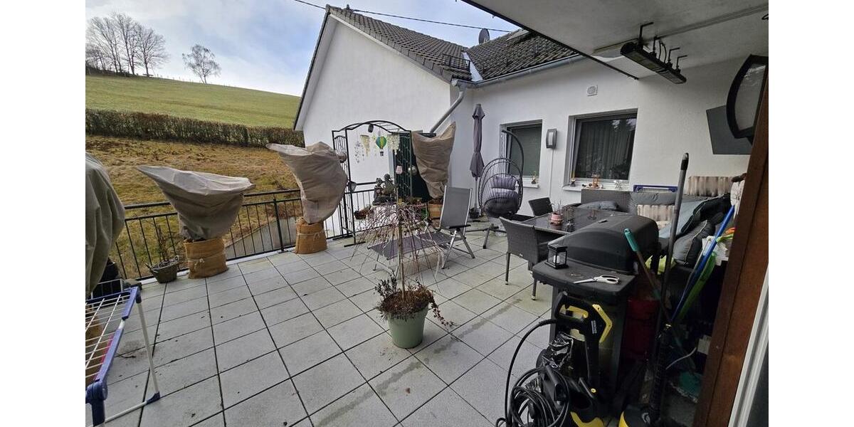 Etagenwohnung Siegen Dillnhütten - 2 Zimmer, 90 m&sup2;, 1.050&euro; | Angebot:25989235