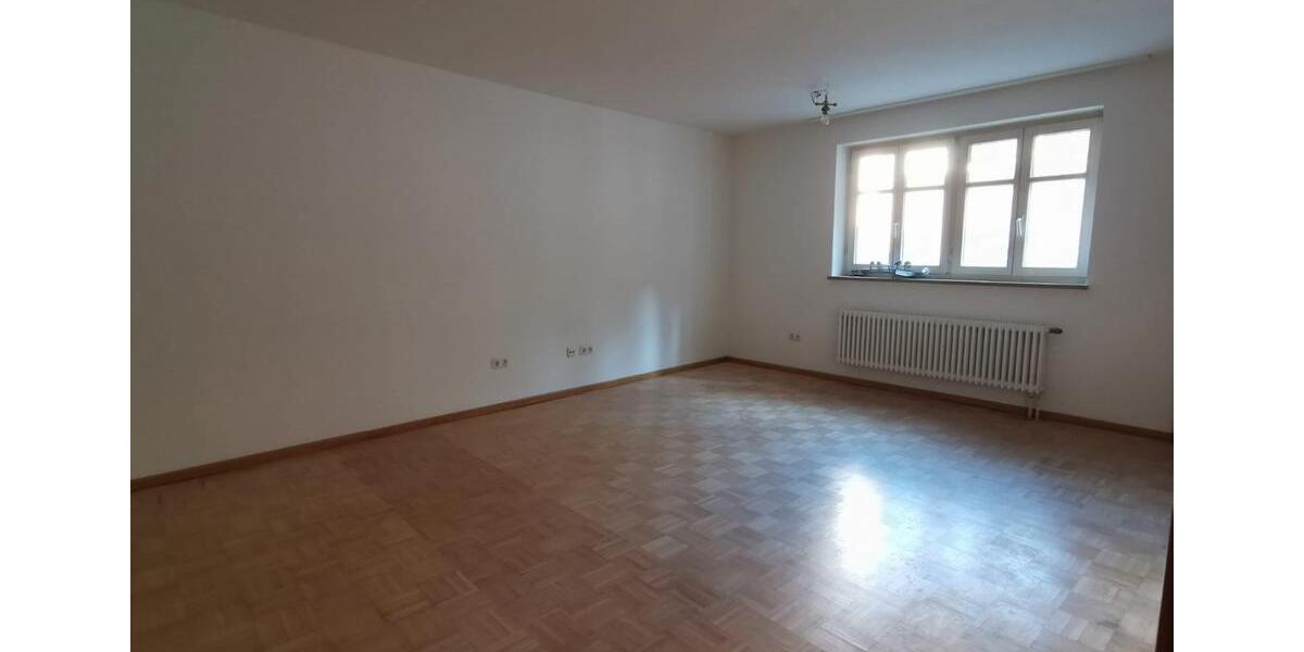 Etagenwohnung Deggendorf - 1 Zimmer, 37 m&sup2;, 400&euro; | Angebot:26560508