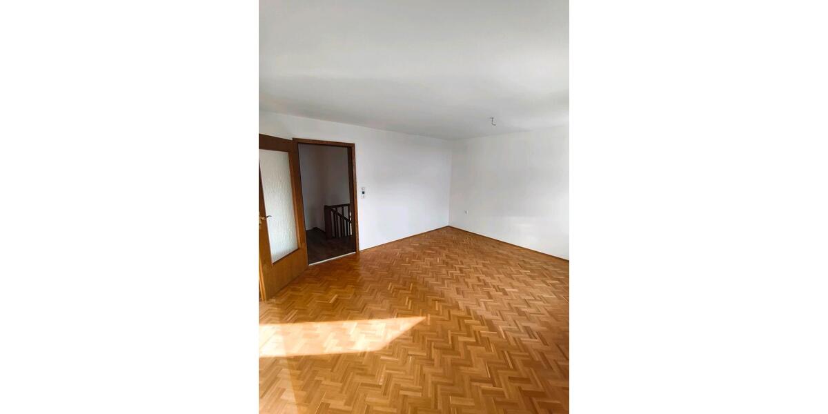 Etagenwohnung Traunstein - 5 Zimmer, 92 m&sup2;, 1.160&euro; | Angebot:24978593