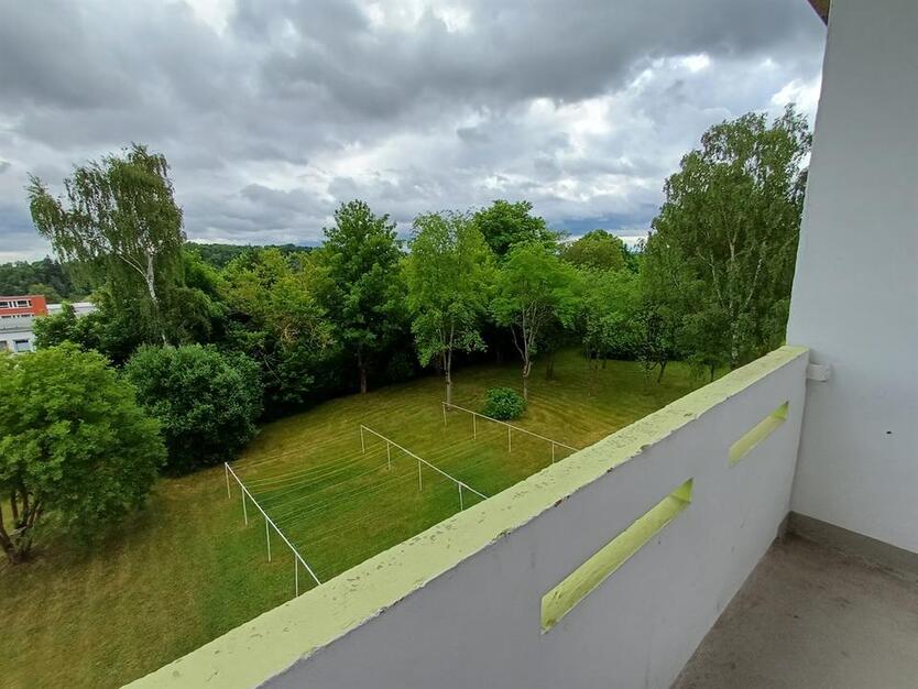 Helle und ruhige 3- Zimmer Wohnung mit Balkon