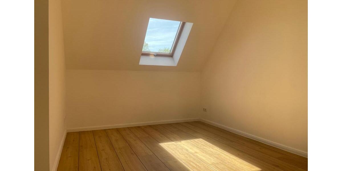 Dachgeschoßwohnung Tessin - 3 Zimmer, 71 m&sup2;, 600&euro; | Angebot:26420494