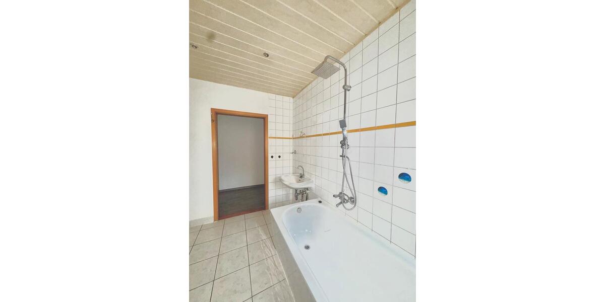 Dachgeschoßwohnung Hartenstein - 2 Zimmer, 50 m&sup2;, 320&euro; | Angebot:24770512