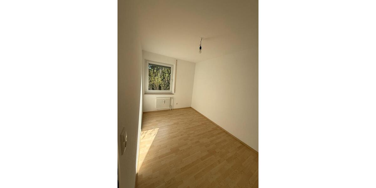 Hochparterre Gerbrunn - 3 Zimmer, 69 m&sup2;, 1.050&euro; | Angebot:25881515
