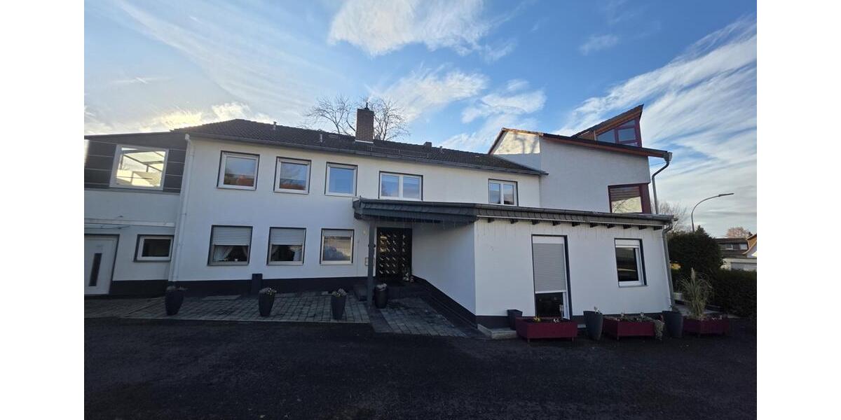 Etagenwohnung Lohfelden - 3 Zimmer, 130 m&sup2;, 950&euro; | Angebot:24542814