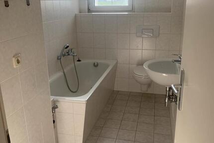 Wohnung Gröditz - 3 Zimmer, 65 m&sup2;, 310&euro; | Angebot:18264373