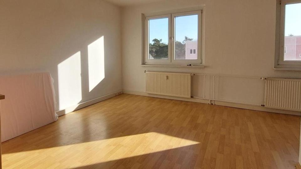 Etagenwohnung Bernsdorf - 1 Zimmer, 36 m&sup2;, 255&euro; | Angebot:21289547
